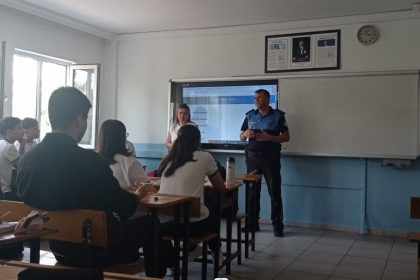 toplum-destekli-polislik-ekiplerinden-guvenlik-bilgilendirmesi