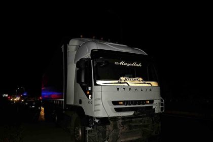 usakta-tir-ile-otomobil-carpisti-1-olu-1-yarali