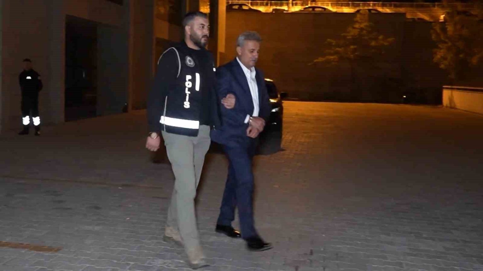 yahsihan-belediye-baskani-ahmet-sungur-tutuklandi