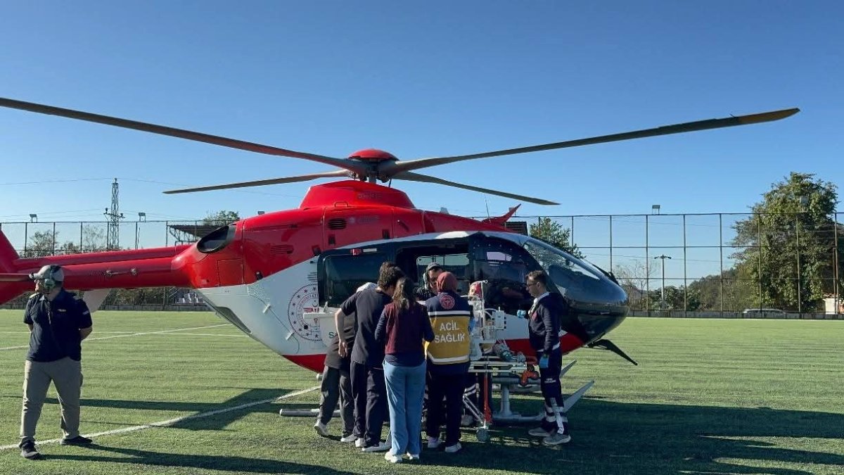 ambulans-helikopter-yenidogan-bebek-icin-havalandi