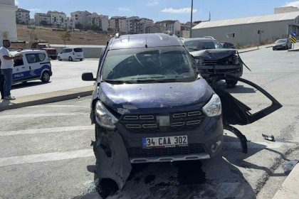 arnavutkoyde-iki-arac-carpisti-1-yarali