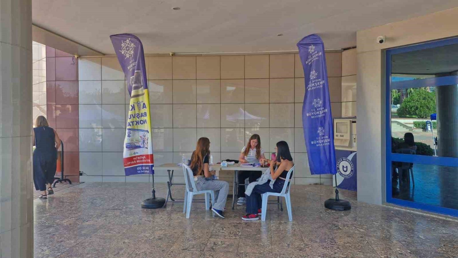 aydin-buyuksehir-belediyesinden-universite-ogrencilerine-aykart-hizmeti