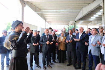 bayburtta-ahilik-haftasi-kutlamalari-kapsaminda-pazar-yeri-dualarla-acildi