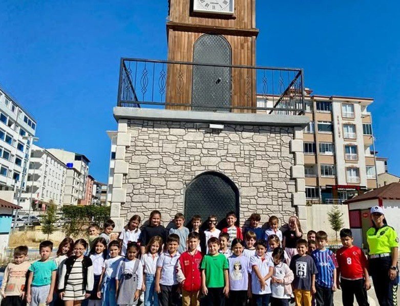 bilecikte-ogrencilere-trafik-farkindaligi-egitimi-verildi