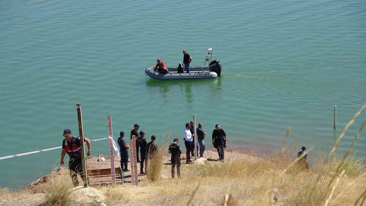 burdurda-barajda-kayboldugu-dusunulen-emekli-polis-icin-arama-calismasi-baslatildi