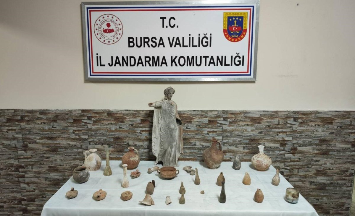 bursada-tarihi-eser-operasyonu-roma-ve-bizans-objeleri-ele-gecirildi