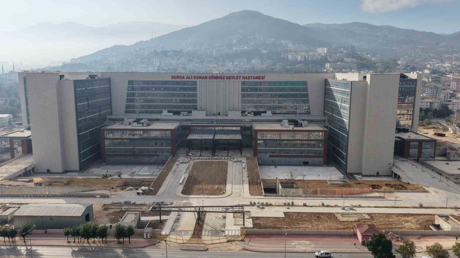 bursanin-en-buyuk-acil-servisli-hastanesi-acilmak-icin-gun-sayiyor