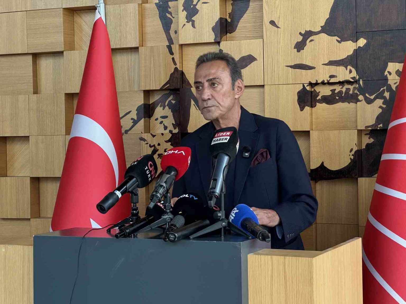 chpden-ihraci-istenen-eski-il-baskani-berhan-simsek-bu-partiyi-mahkeme-koridorlarina-pavyon-masalarina-biz-mi-dusurduk