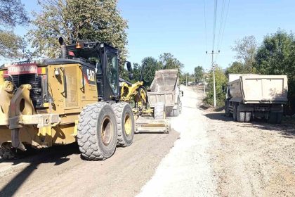 duzcede-koy-yollarinda-asfaltlama-devam-ediyor