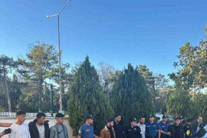 edirnede-kamyonette-15-kacak-gocmen-yakalandi