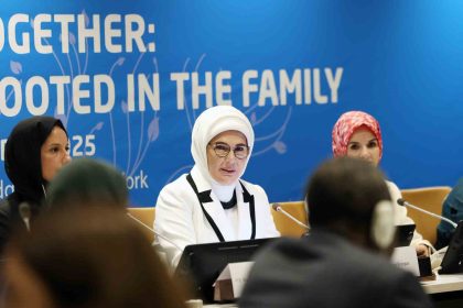 emine-erdogan-bmde-birlikte-daha-iyiye-aileden-baslayan-kuresel-dayanisma-etkinliginde-konustu