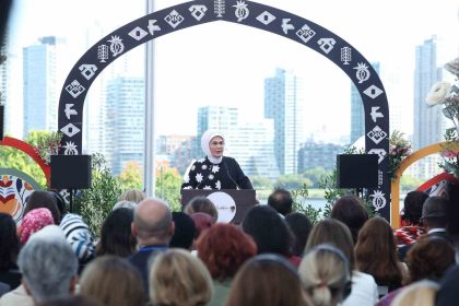 emine-erdogan-new-yorkta-anadoludakiler-kapilarin-ardindaki-hazineler-programinda-konustu