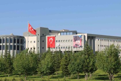 eruden-31-ogretim-uyesi-2024-en-etkili-bilim-insanlari-listesinde-yer-aldi