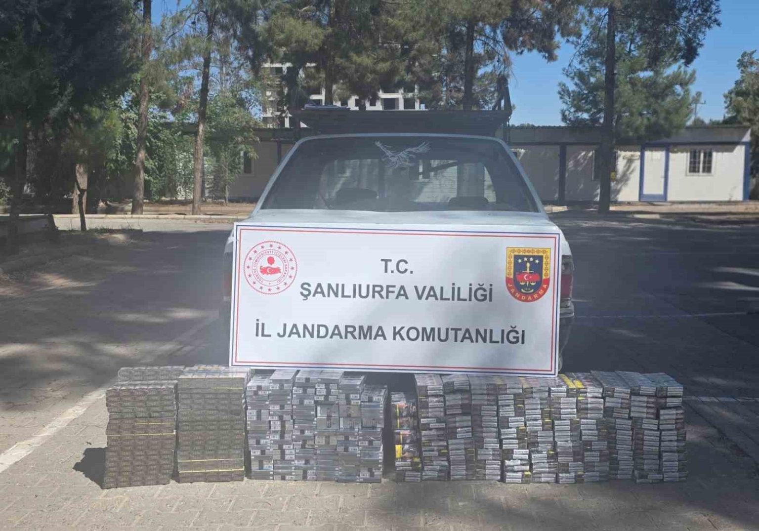 eyyubiyede-2-bin-145-paket-kacak-sigara-ele-gecirdi