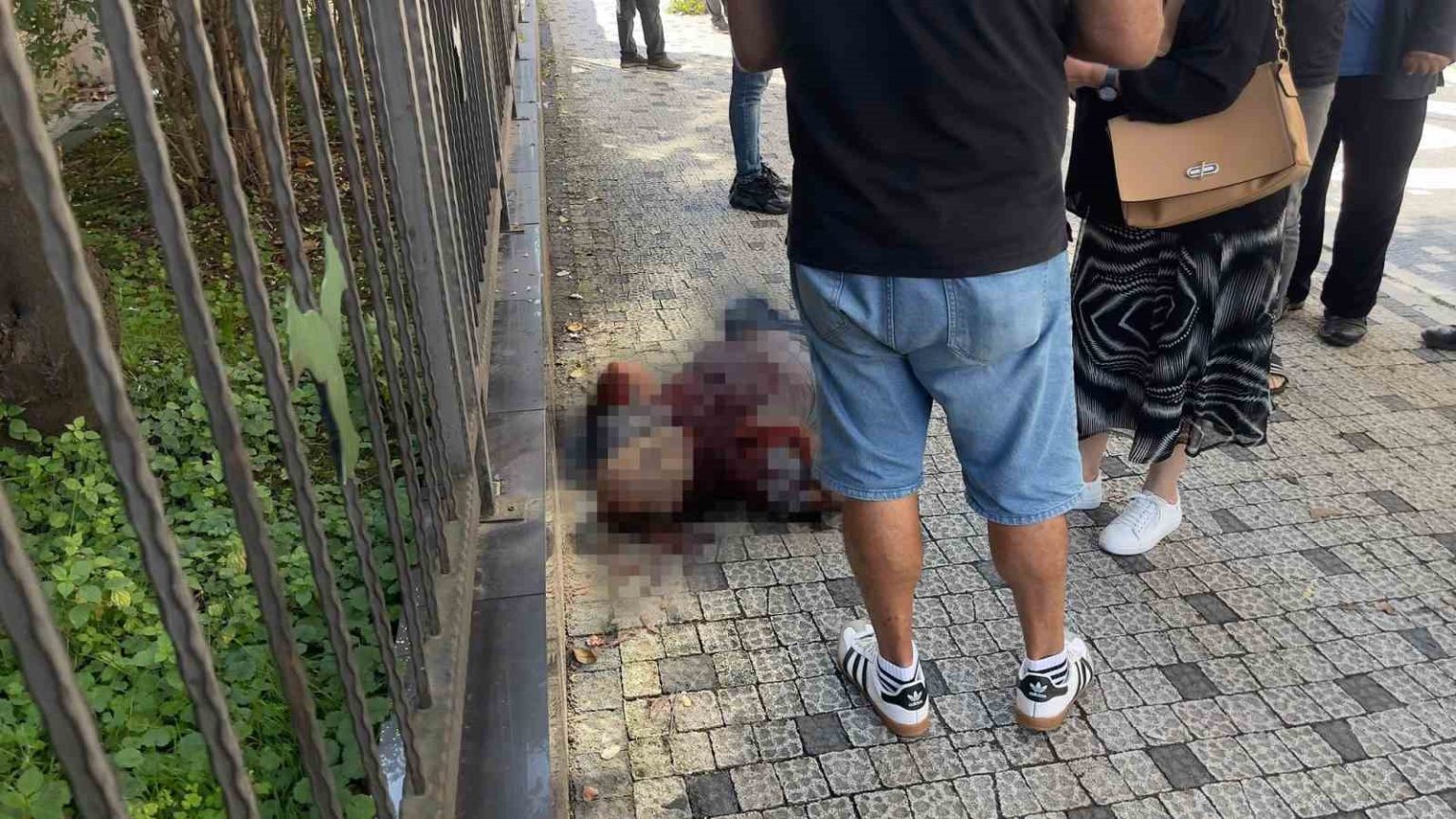 giresunda-daire-satisi-kavgasinda-sokak-ortasinda-bicaklanan-insaat-firmasi-sahibi-tedavi-gordugu-hastanede-oldu