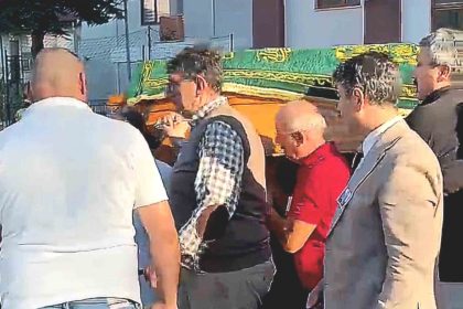 gorev-yaptigi-okula-bu-kez-tabut-icerisinde-getirildi