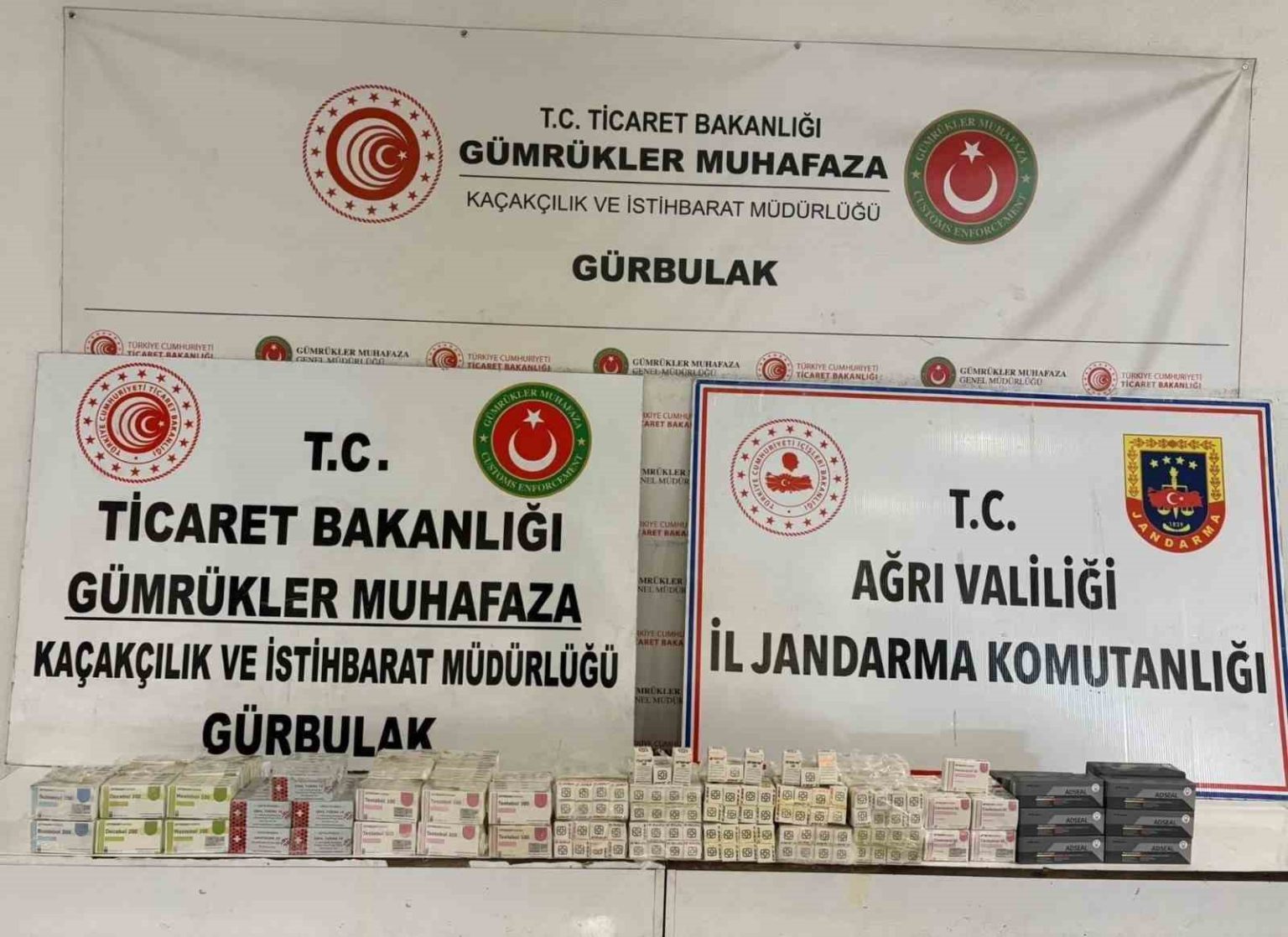 gurbulakta-tir-dorsesinde-463-paket-kacak-ilac-ele-gecirildi