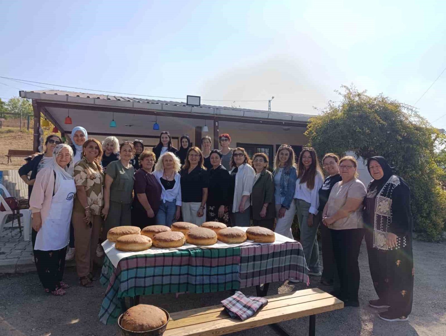 irfaniyede-ekmekler-kadin-dayanismasiyla-pisti