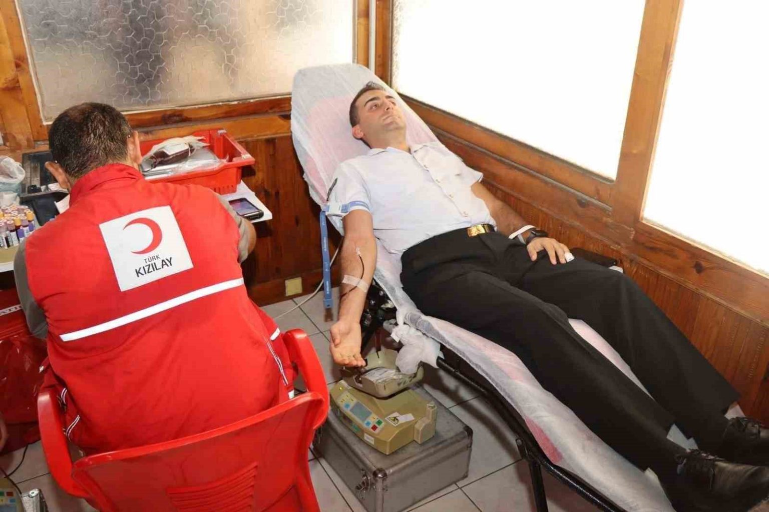 jandarmadan-kan-bagisina-destek