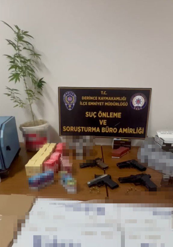 kacak-tutuncuye-operasyon-silahlar-ele-gecirildi