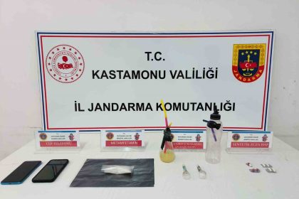 kastamonuda-uyusturucu-operasyonu-2-gozalti