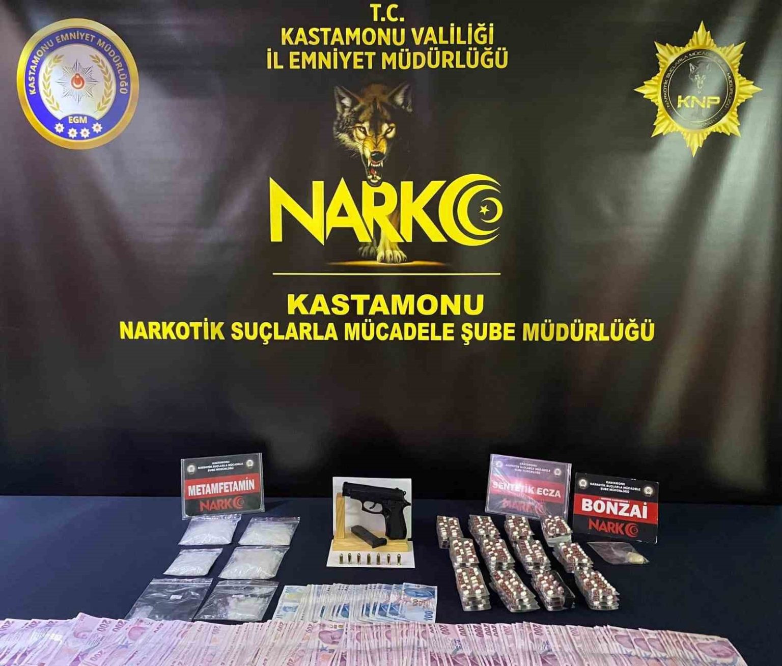 kastamonuda-yuklu-miktarda-uyusturucuyla-yakalanan-saniklara-hapis-cezasi