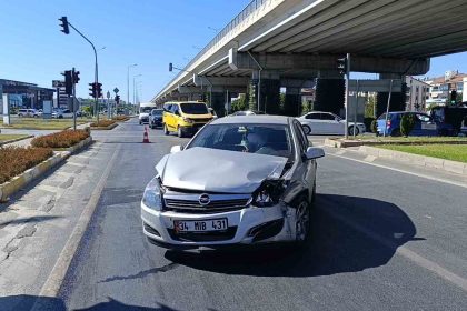 kirmizi-isik-ihlali-kazaya-yol-acti-1-yarali