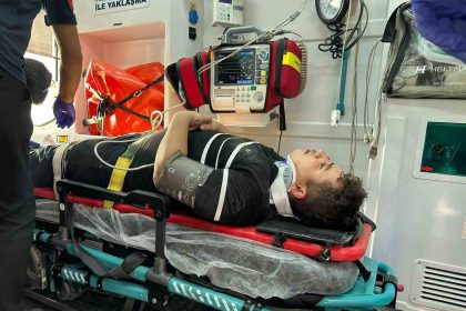 kontrolden-cikan-motosiklet-devrildi-2-yarali