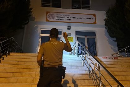 manisada-okul-cevreleri-gece-boyunca-denetlendi
