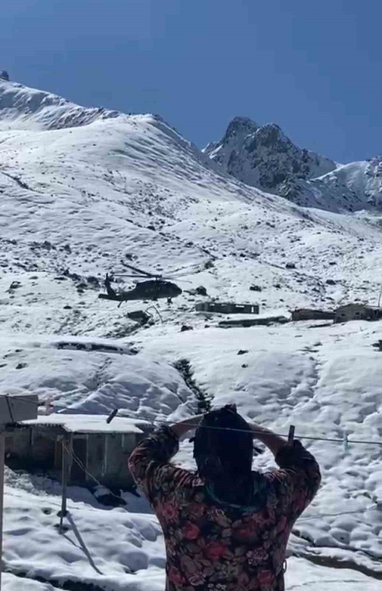 rizede-yaylalara-helikopterle-erzak-gonderilmeye-devam-ediliyor