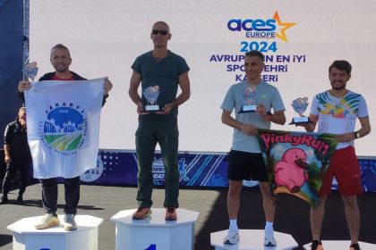sakaryali-atletizm-sporculari-kayseriden-madalyalarla-dondu