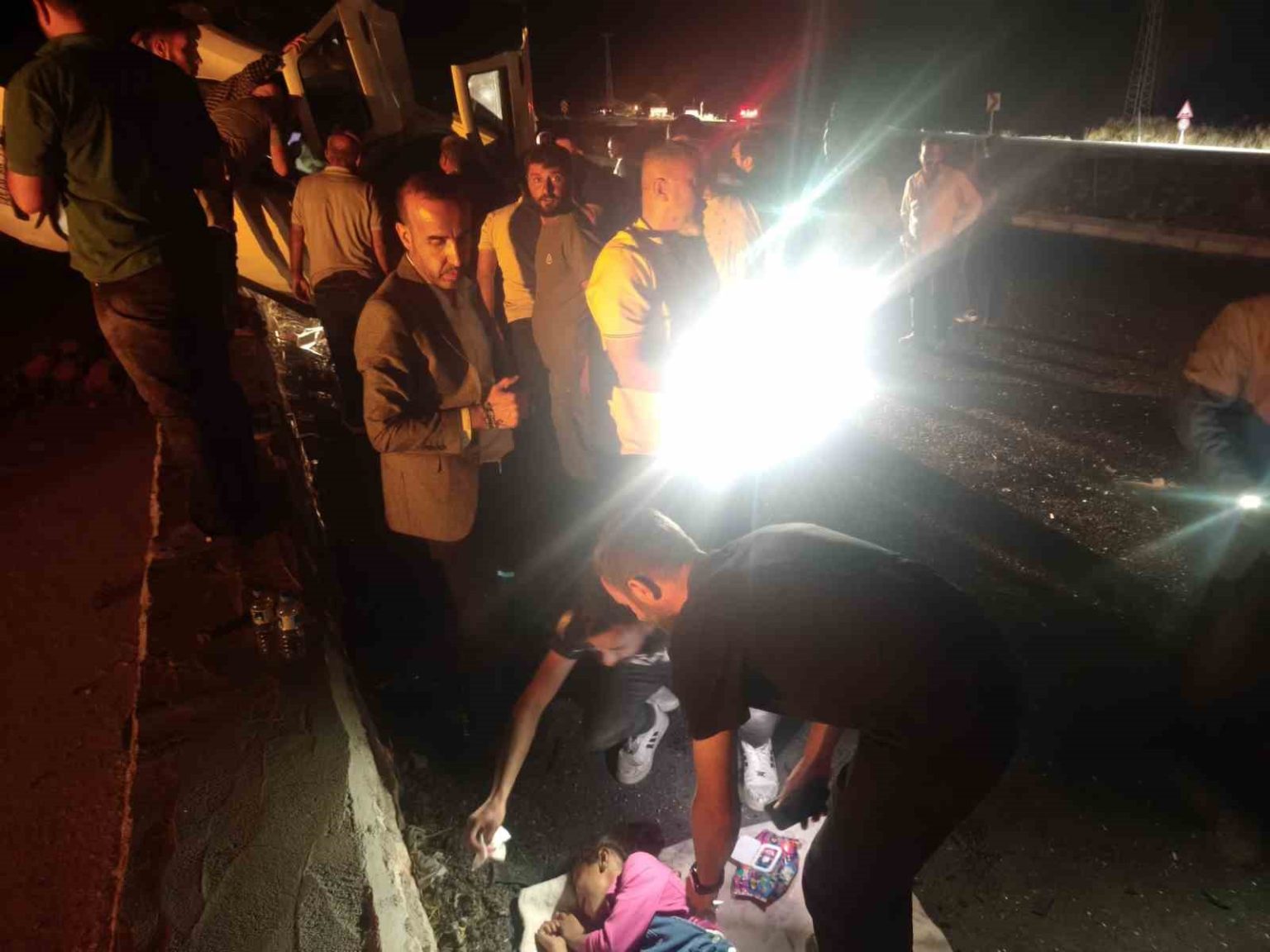 sanliurfada-minibus-ile-otomobil-carpisti-1-olu-5-yarali