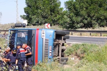 tarsusta-cezaevi-ring-araci-devrildi-12-yarali