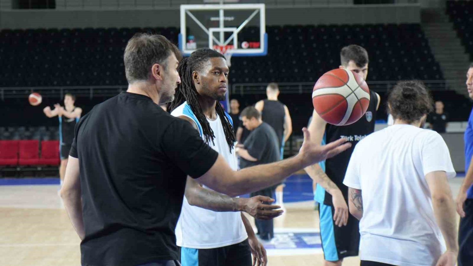 turk-telekom-basketbol-yeni-sezon-oncesi-hazirliklarini-surdurdu