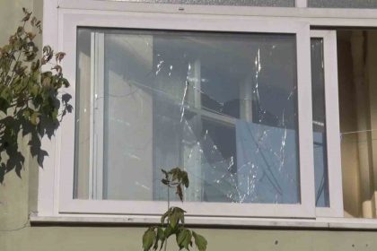 umraniyede-insaat-alaninda-patlama-evler-ve-arabalar-hasar-gordu