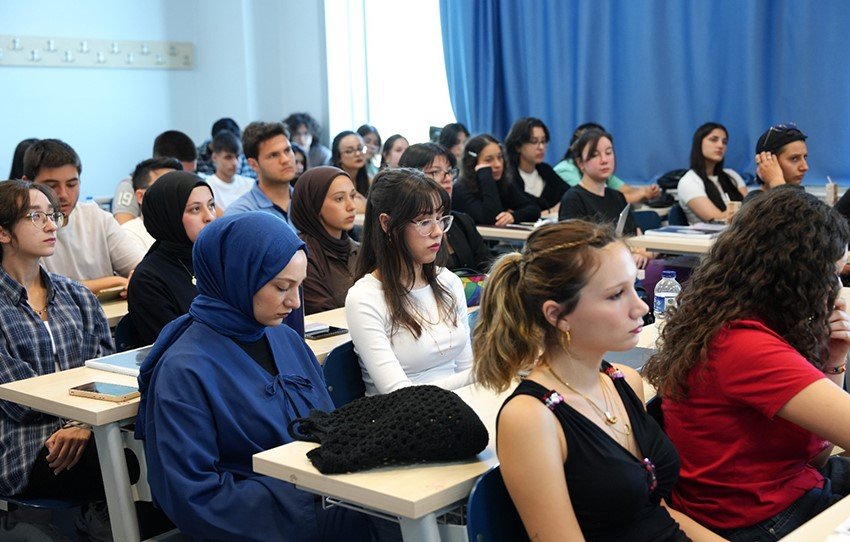 usak-universitesinde-ilk-derslerde-gazze-konusuldu
