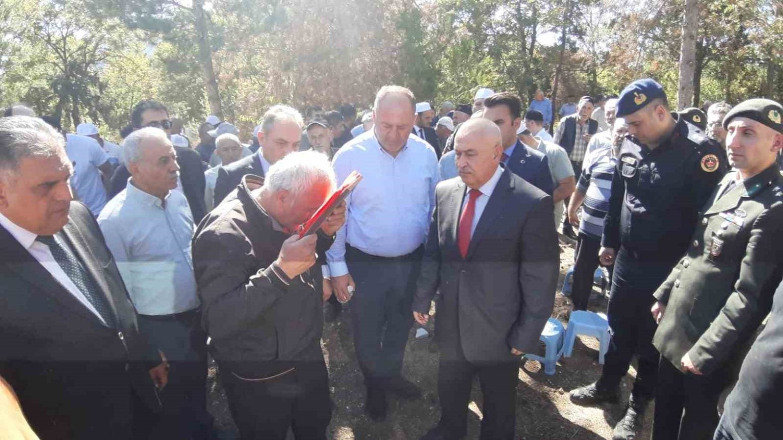 yangin-faciasinda-yurek-yakan-detay-babam-anneme-sarilmis-oyle-kalmis