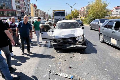 yataganda-trafik-kazasi-3-yarali