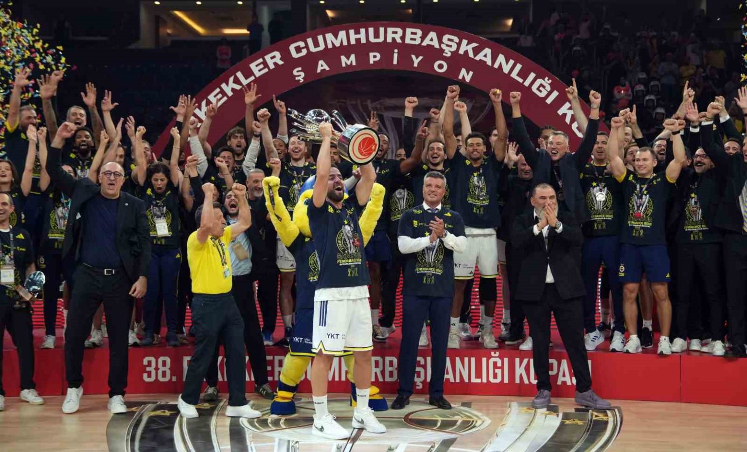 38-erkekler-cumhurbaskanligi-kupasinda-oduller-verildi