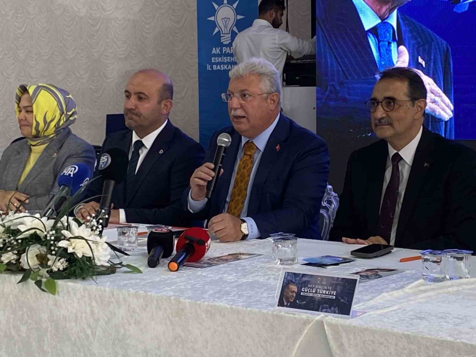 ak-parti-grup-baskan-vekili-akbasoglu-chpde-buyuk-bir-kargasa-koltuk-kavgasi-ve-ic-cekisme-goruyoruz