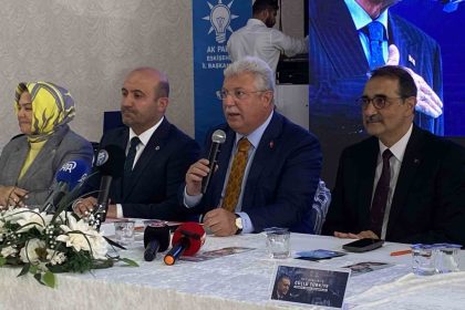 ak-parti-grup-baskan-vekili-akbasoglu-chpde-buyuk-bir-kargasa-koltuk-kavgasi-ve-ic-cekisme-goruyoruz