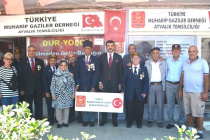 ayvalikta-cumhuriyet-bassavcisi-acemoglu-gazileri-unutmadi