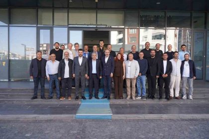 baskan-okandan-insaat-sektoru-istisare-toplantisina-katildi