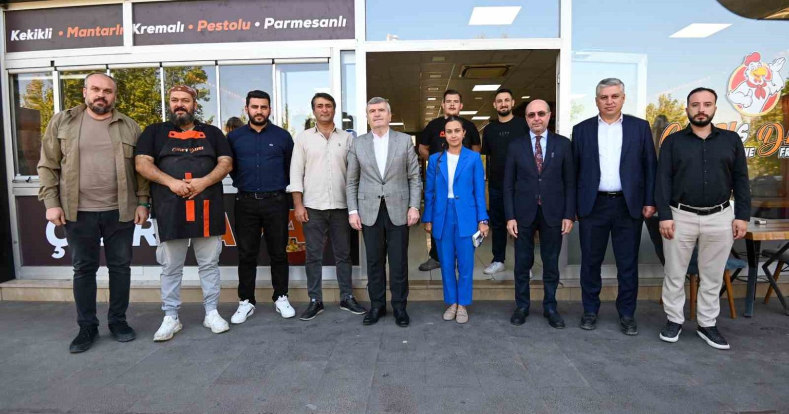 baskan-pekyatirmaci-ve-milletvekili-akyurek-selcukluda-esnaf-ve-saha-gezisi-gerceklestirdi
