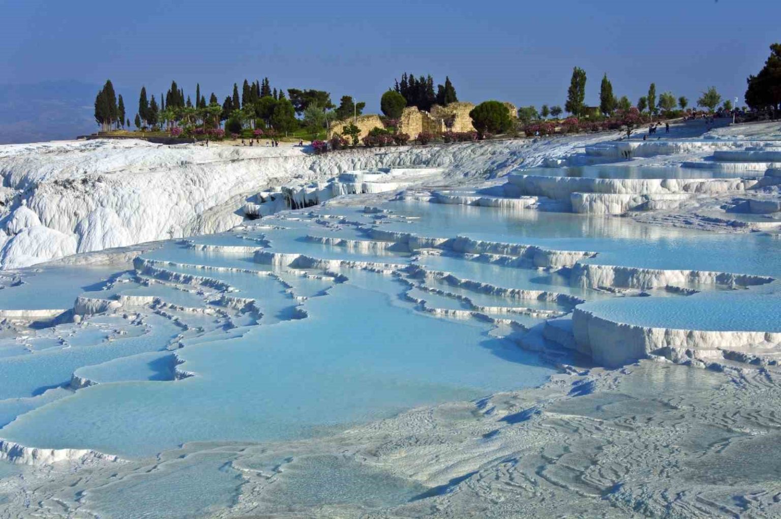beyaz-cennet-pamukkale-icin-karanlik-tablo