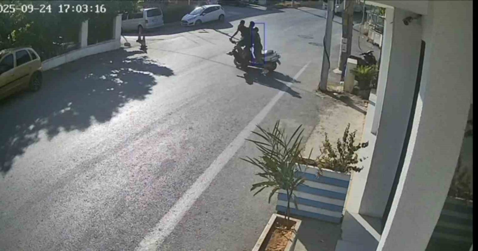 bodrumda-scooter-ile-motosiklet-carpisti-3-yarali