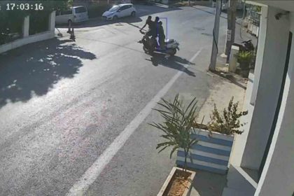 bodrumda-scooter-ile-motosiklet-carpisti-3-yarali