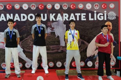 cayirovali-karateciler-turnuvadan-5-madalyayla-dondu
