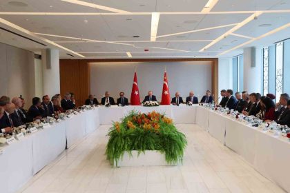 cumhurbaskani-erdogan-abd-is-konseyi-baskani-ulukaya-ile-gorustu