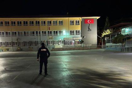 gece-bekcileri-okullarin-guvenligi-icin-gorev-basinda